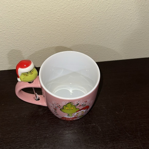 New Grinch pink Christmas ceramic mug - Picture 2 of 4